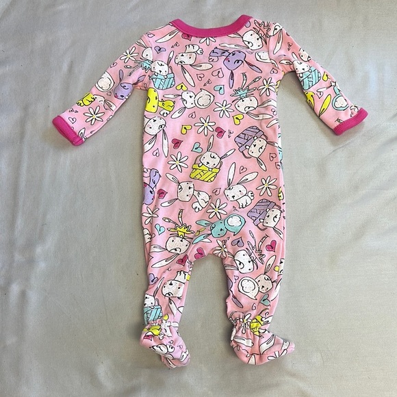 The Children's Place - NWOT - One Piece footed sleeper with Rabbit Design - Picture 4 of 5